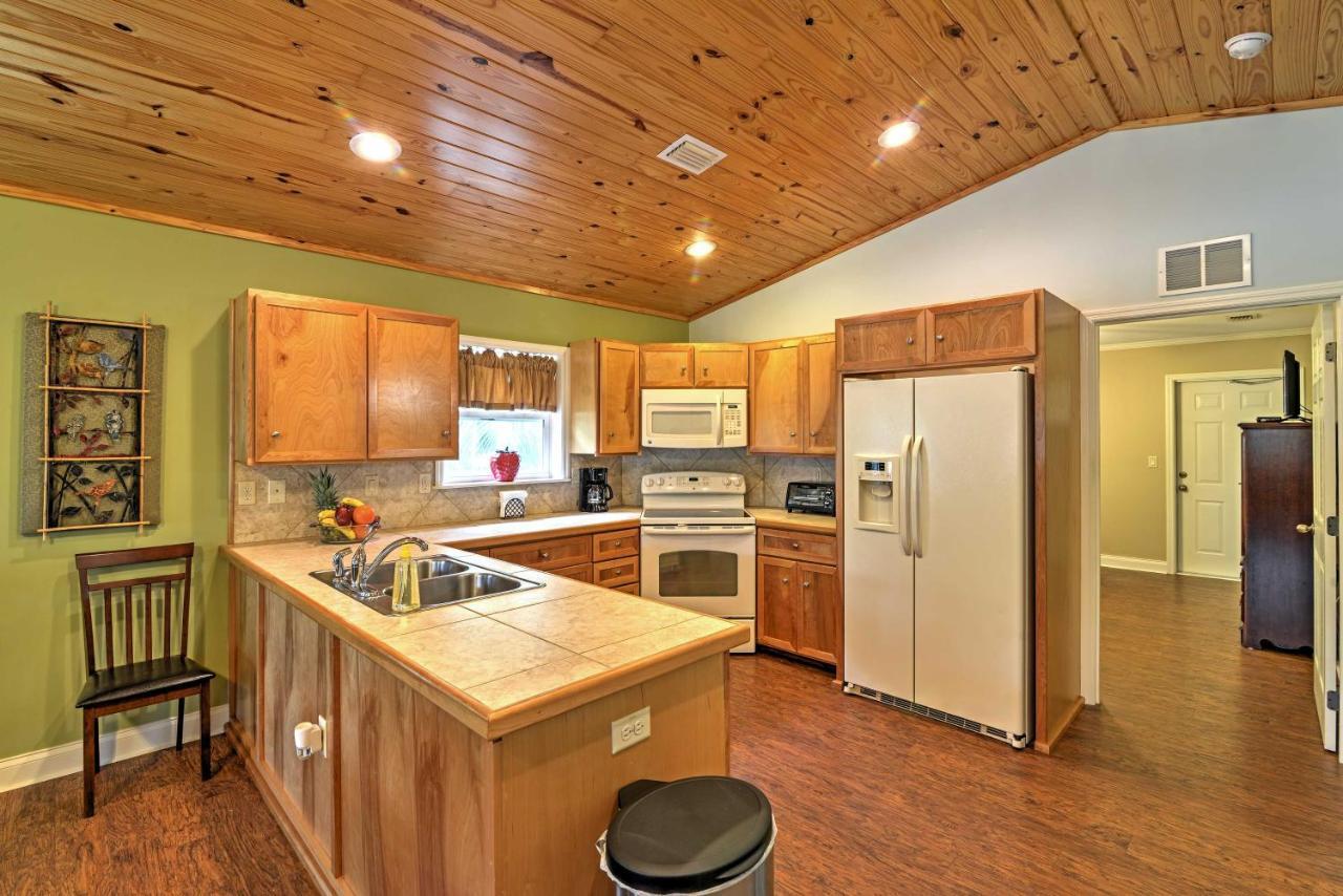 Crystal River Cottage On 1 Acre With Deck And Porch! Yankeetown 外观 照片