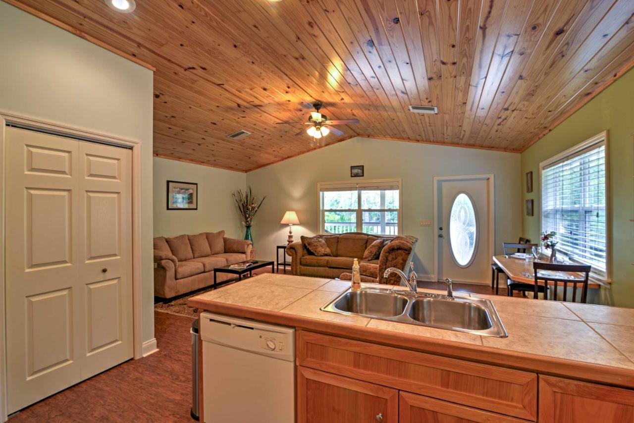 Crystal River Cottage On 1 Acre With Deck And Porch! Yankeetown 外观 照片